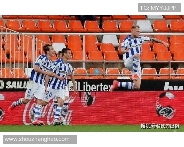 西甲激情对决巴黎圣日耳曼大胜里昂引发全场狂欢与热议